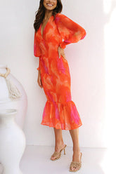 Karisa Midikleid mit gesmoktem Taillenbund und Blumenmuster